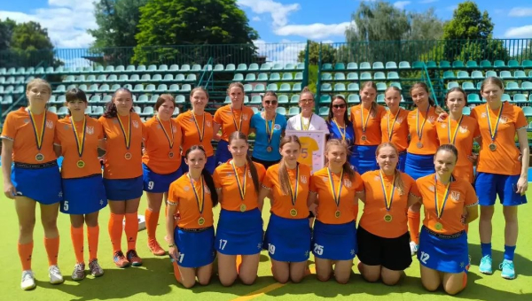 Команда ННІФК СумДПУ з хокею на траві срібні призери чемпіонату України